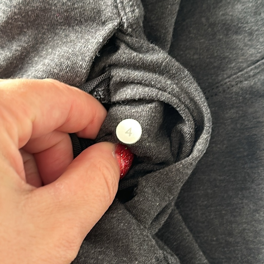 Lululemon Blissed Out Sleeveless Hoodie Heathered Black/Gray Sz 4! - Picture 8 of 10